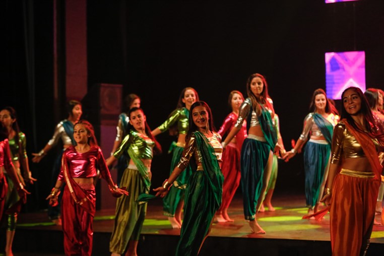 Tribe Dance Hold Your Dream 